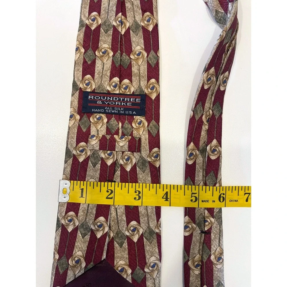 Roundtree & Yorke Red Maroon Gold Floral Rose Patterned Silk Mens Tie‎